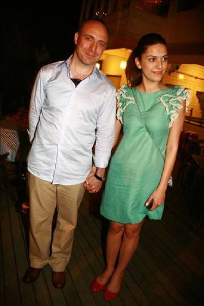 Bergüzar Korel ile Halit Ergenç tango dersi alıyor