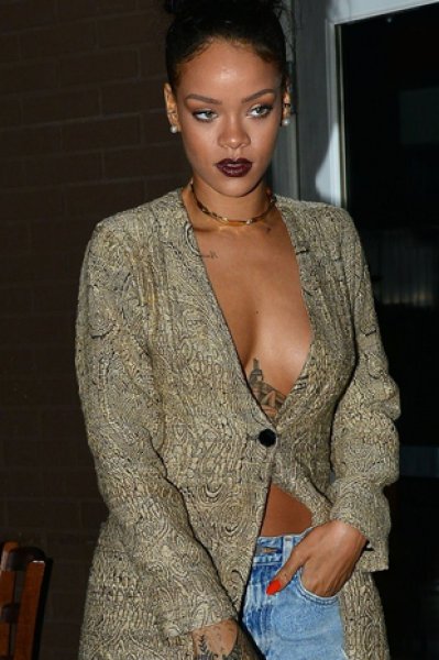 Rihanna yine çok tarz