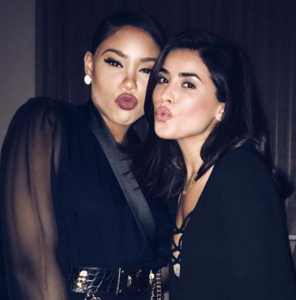 Kürt kızı Sazan Barzani