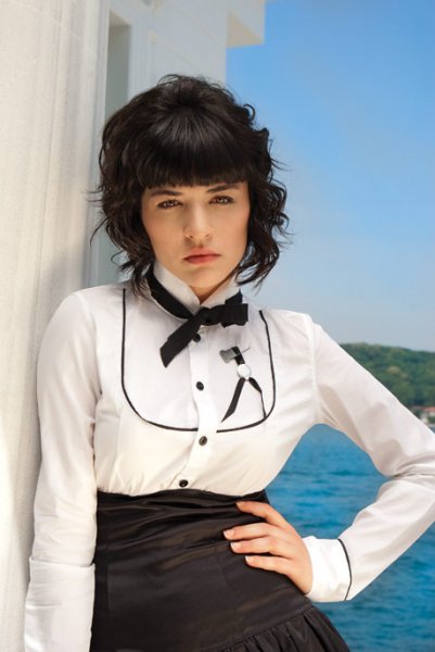 Oyuncu Gonca Vuslateri eski haliyle dalga geçti 