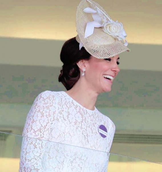 Prenses Kate Middleton’ın sanat şıklığı