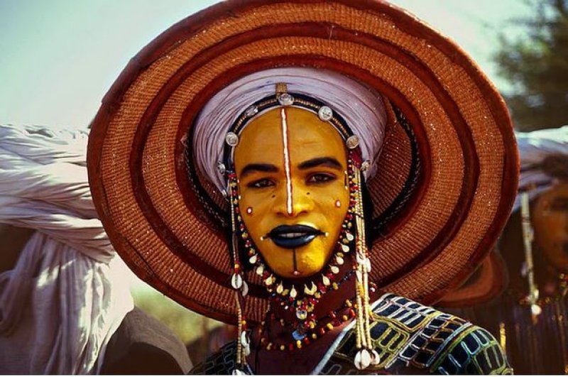 Afrika kabilelerinden renkli aksesuarlar