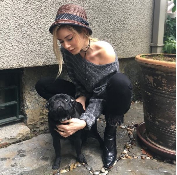 Sinem Kobal'ın ınstagram pozuna beğeni yağmuru