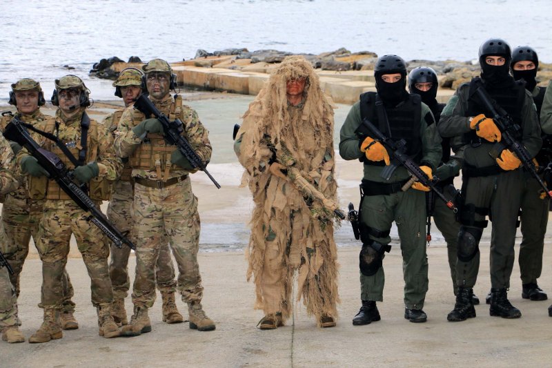 SAT komandolarından nefes kesen tatbikat