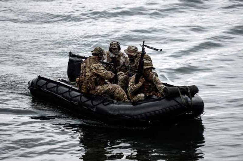 SAT komandolarından nefes kesen tatbikat