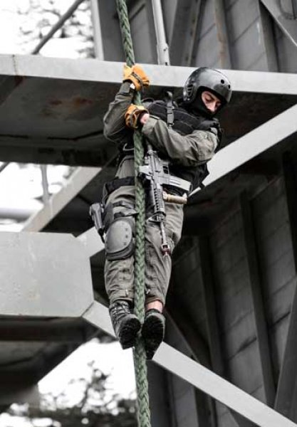 SAT komandolarından nefes kesen tatbikat