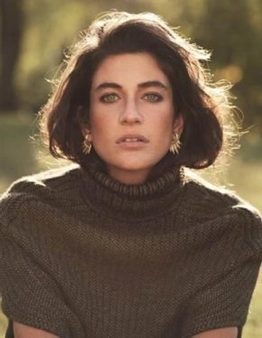 Sevilen dizilerin yıldızları arasında en beğenilen 25 kadın oyuncu