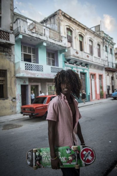 Apple devrimcilerin ülkesi Küba'ya girdi