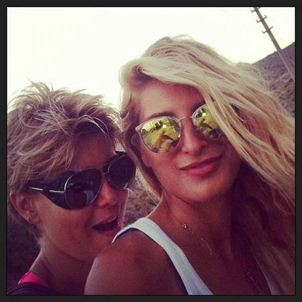 Gülben Ergen minibüse bindi