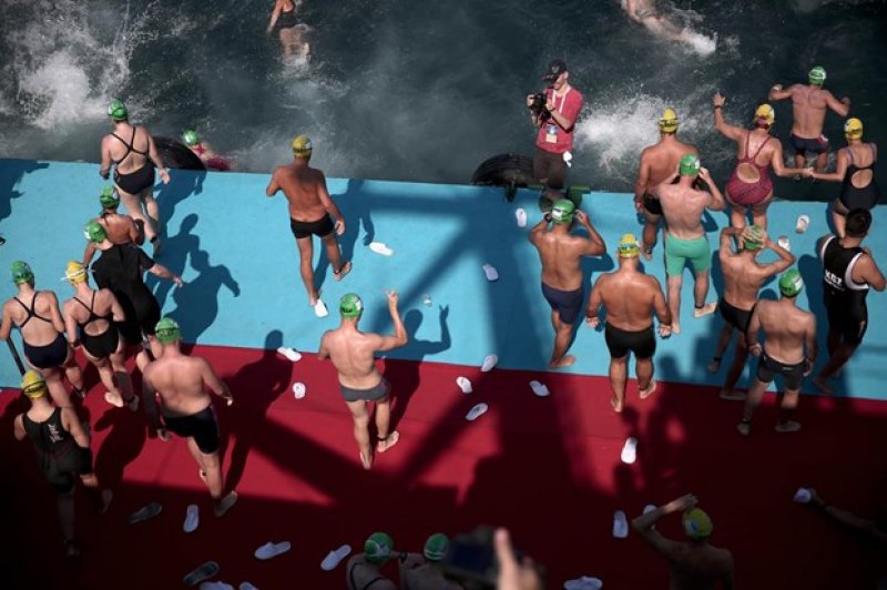 İstanbul Boğazı'nda yüzme şöleni