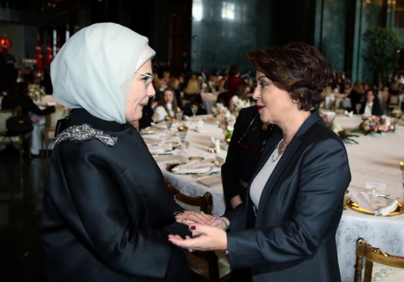 Emine Erdoğan ünlü isimleri Külliye�de ağırladı