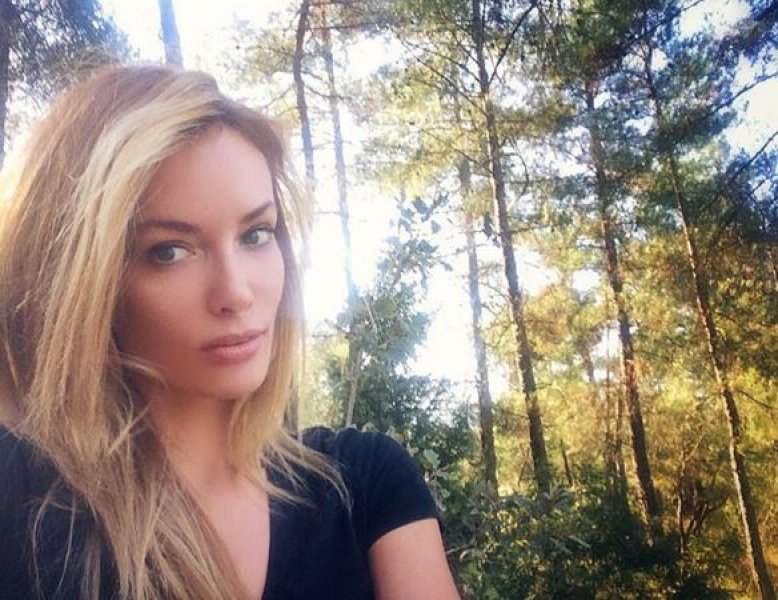 Gamze Özçelik kendini Afrikalı çocuklara adadı