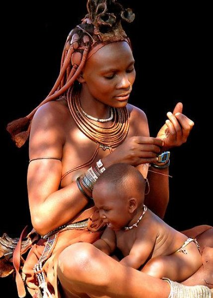 Afrika kabilelerinden renkli aksesuarlar
