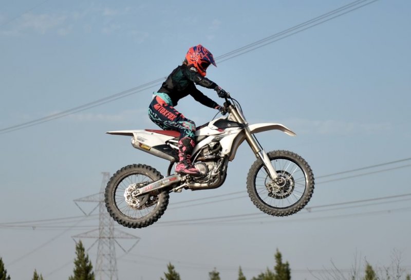 İranlı kadın motosikletçi yasakların kalkmasını istiyor