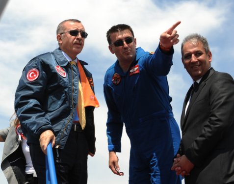 Erdoğan, Hürkuş'tan dünyaya mesaj verdi