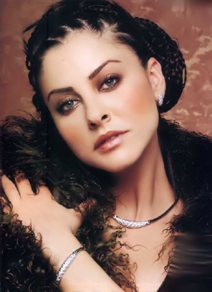 Ece Uslu'nun yönetmen sevgilisi boşandı