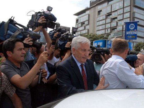 Kare kare Emekli Orgeneral Çevik Bir