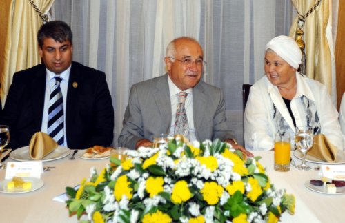 Cemil Çiçek'ten şehit ailelerine iftar