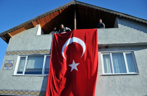 Türkiye 24 şehidi için sokaklara döküldü