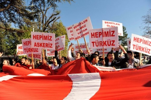 Türkiye 24 şehidi için sokaklara döküldü