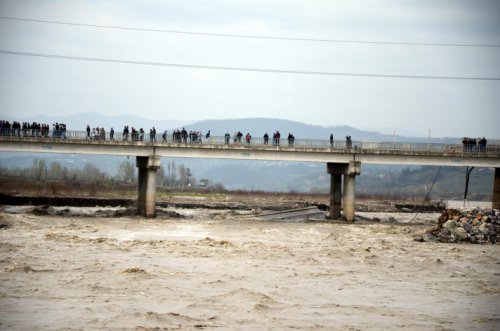 Çaycuma'da köprü çöktü: 15 kişi kayıp