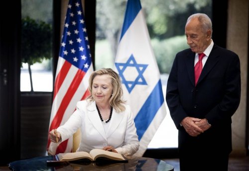Clinton Peres ile görüştü