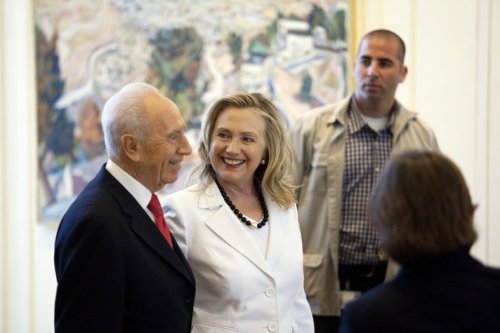 Clinton Peres ile görüştü