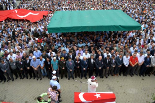Şehit er Hakan Oktay son yolculuğuna uğurlandı