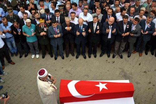 Şehit er Hakan Oktay son yolculuğuna uğurlandı