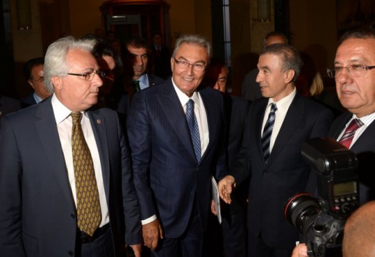 Deniz Baykal komisyonu terketti