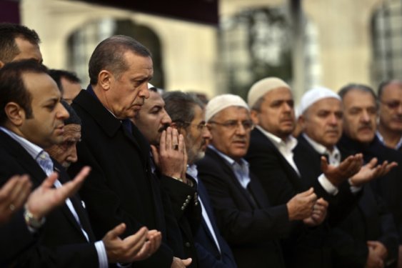 Erdoğan Said Nursi'nin talebesini uğurladı