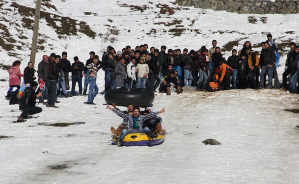 Rize'deki Kardan Adam Şenlikleri'nde 13 kişi yaralandı