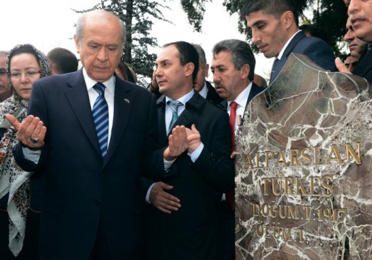 Alparslan Türkeş'in mezarı başındaki anma