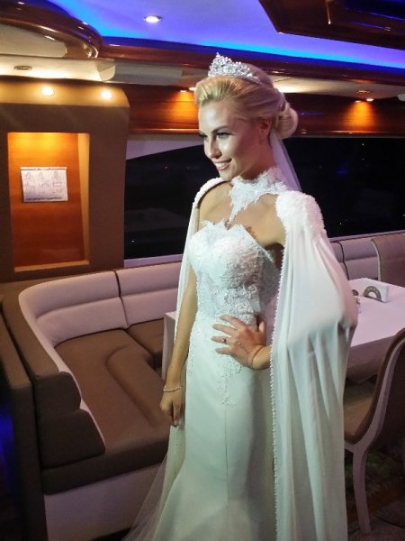 Chloe Loughnan: Kendi paramı kazanmak istiyorum