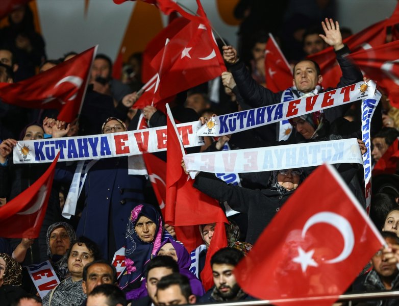 Ak Parti'nin referandum çalışmaları bugün başlıyor