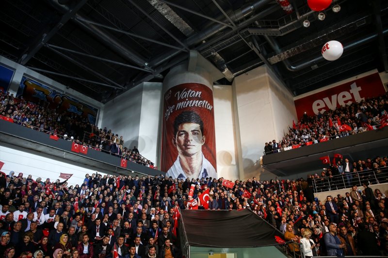 Ak Parti'nin referandum çalışmaları bugün başlıyor