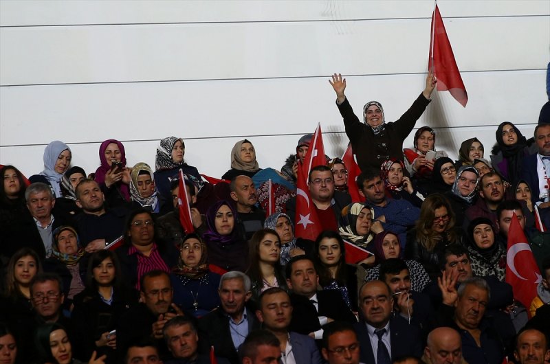 Ak Parti'nin referandum çalışmaları bugün başlıyor