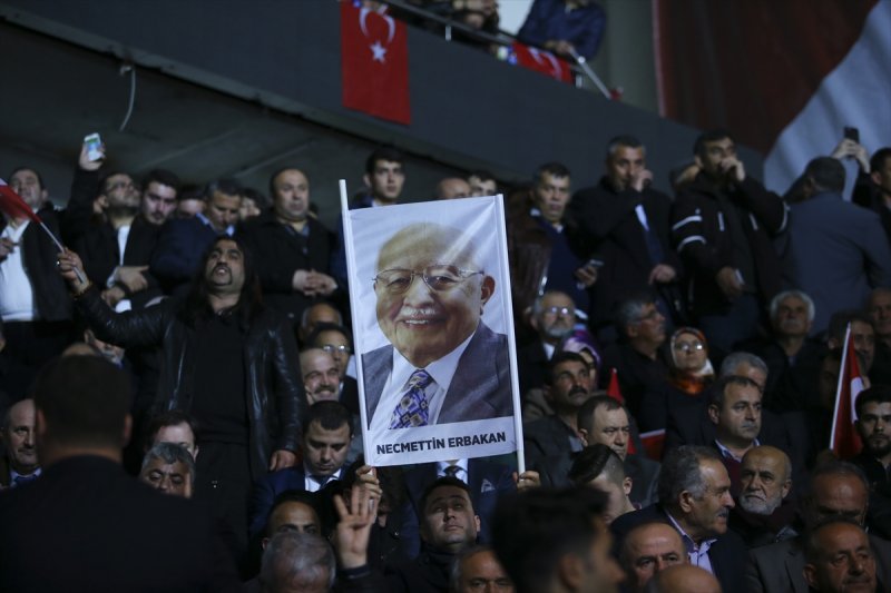 Ak Parti'nin referandum çalışmaları bugün başlıyor