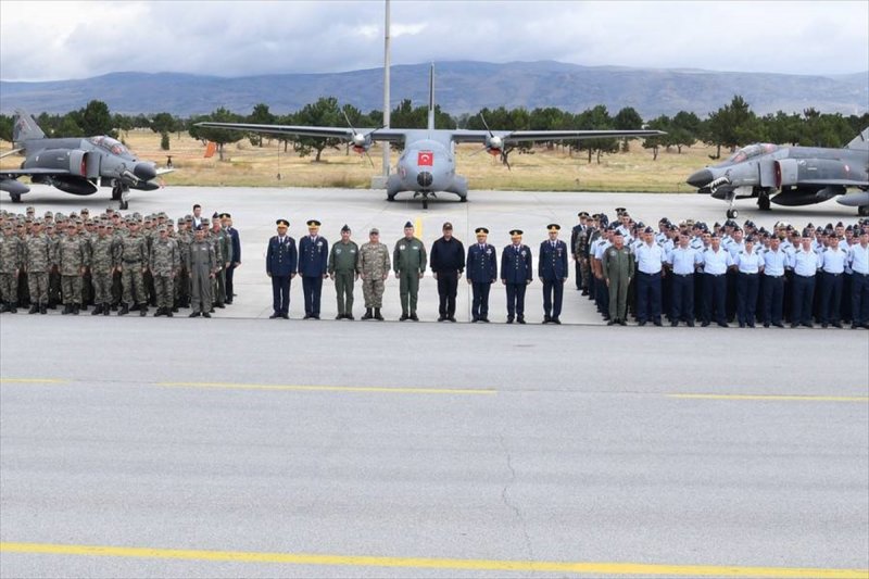 Hulusi Akar F-16 ile uçtu 