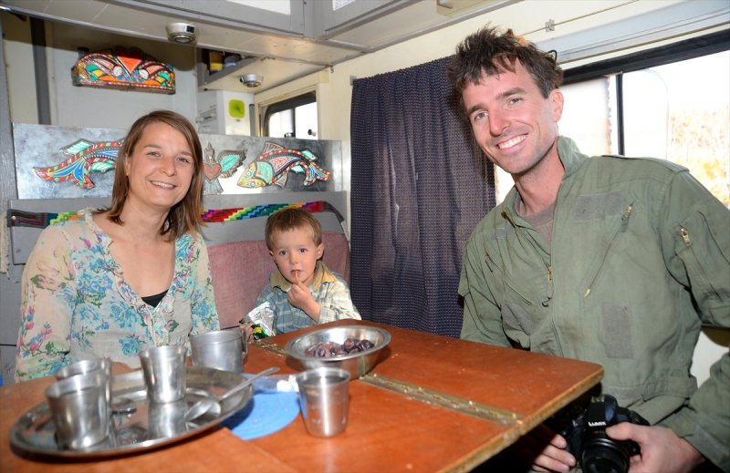 Fransız aile çocuklarıyla 18 ayda 9 ülke gezdi