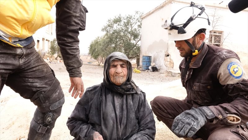 İdlib'e bombardıman sürüyor