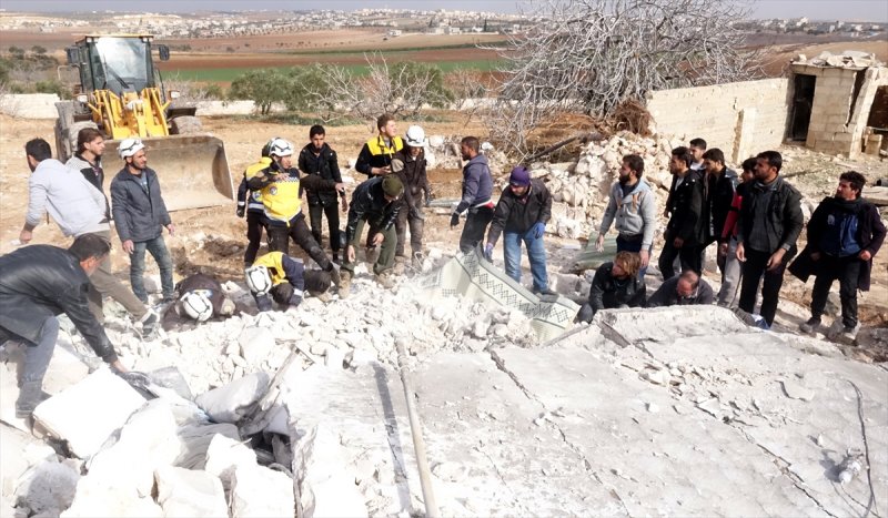 İdlib'e bombardıman sürüyor