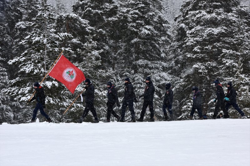Türk, Suriyeli ve Filistinli gençler kış kampında buluştu