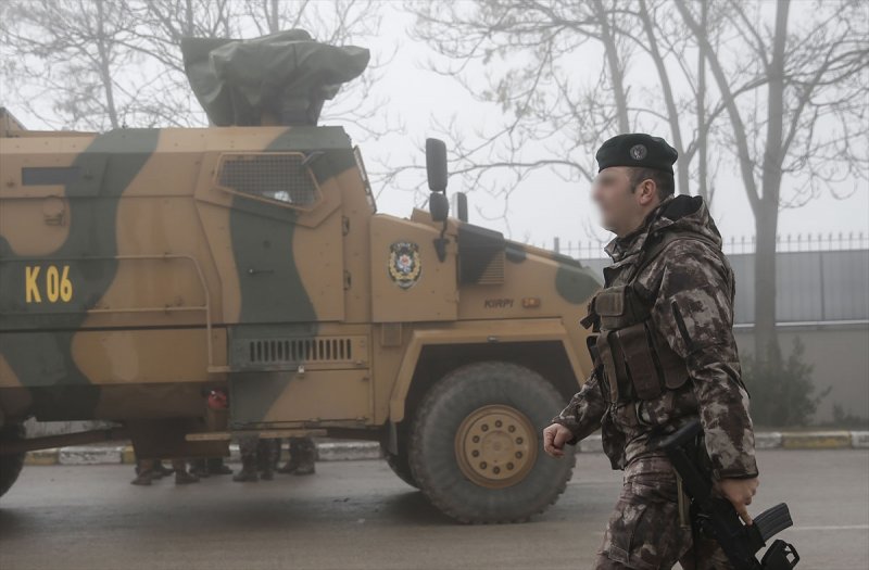  Özel harekat polisleri dualarla Afrin'e uğurlandı