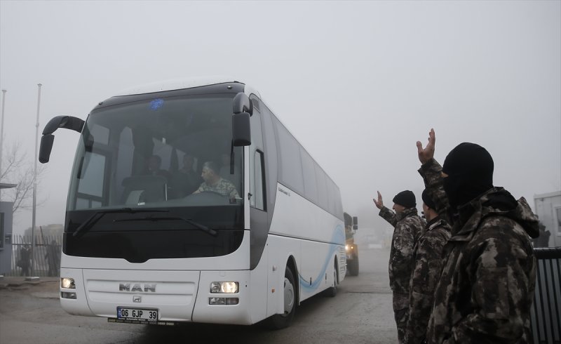  Özel harekat polisleri dualarla Afrin'e uğurlandı