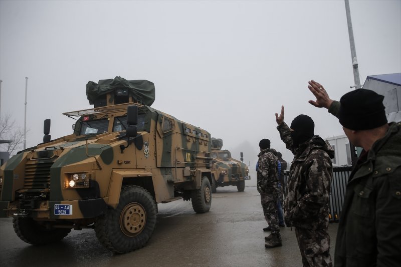  Özel harekat polisleri dualarla Afrin'e uğurlandı