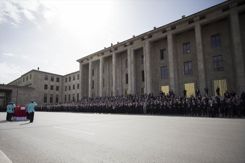 Hasan Celal Güzel için TBMM'de cenaze töreni