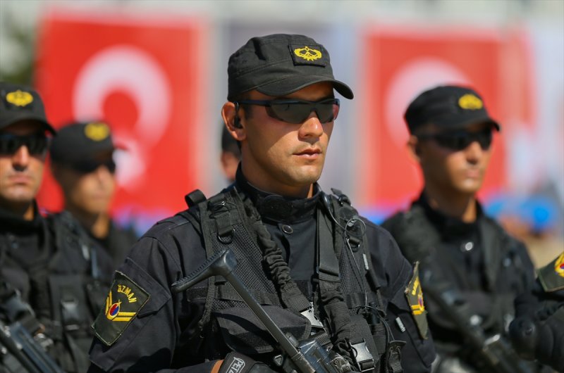 Uzman erbaşlar terörle mücadele kursunu tamamladı