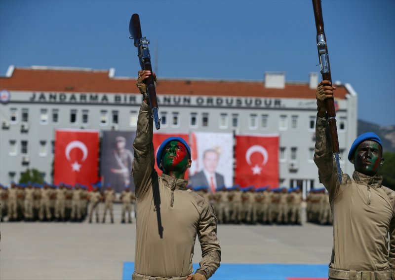 Uzman erbaşlar terörle mücadele kursunu tamamladı