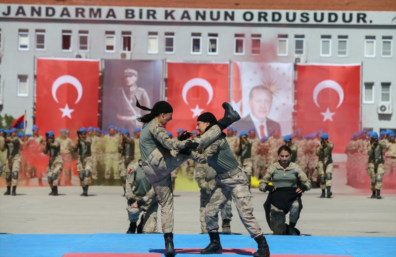 Uzman erbaşlar terörle mücadele kursunu tamamladı